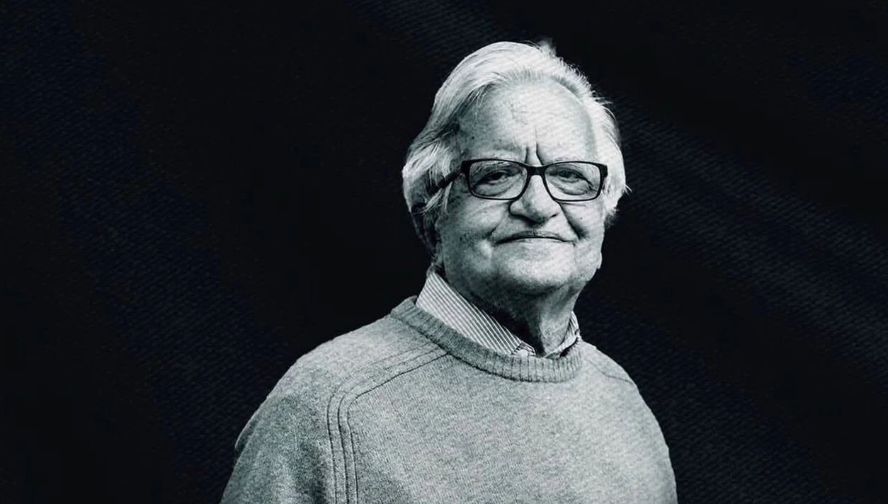 TIP Profesörü ve Edebiyatçı Hüsrev Hatemi Vefat Etti